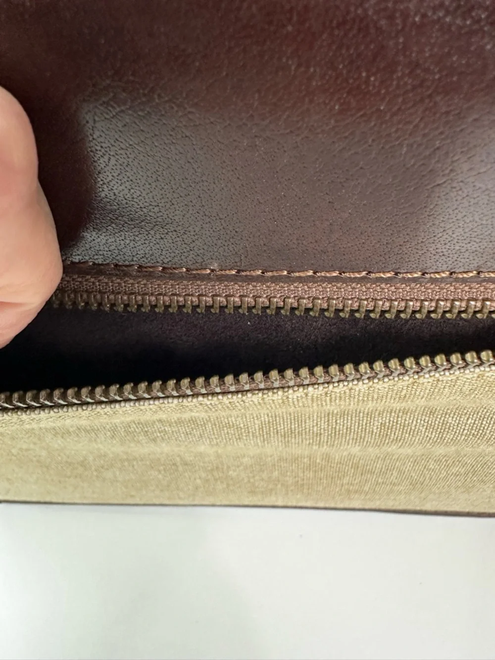Oak Park Tablet Folio from Barnes & Noble Brown Edges with Tan Cloth Zip Closure